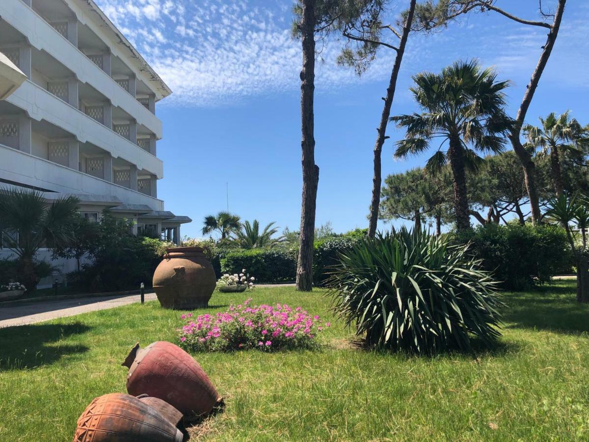 Domizia Palace Hotel Baia Domizia Eksteriør bilde